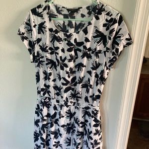 Banana Republic Dress with Pockets!!!